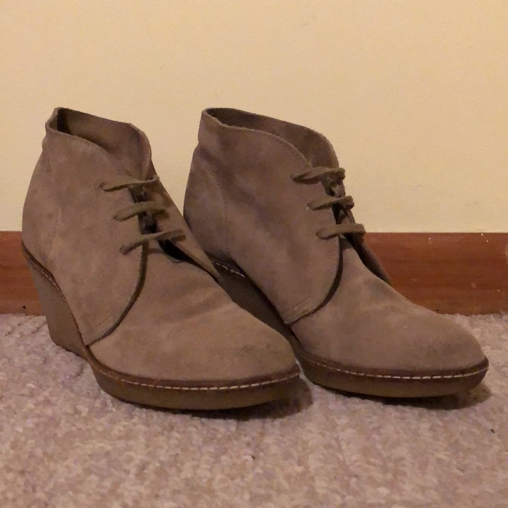 J.Crew Suede Tan Bootie - size 8 - Picture 1 of 5